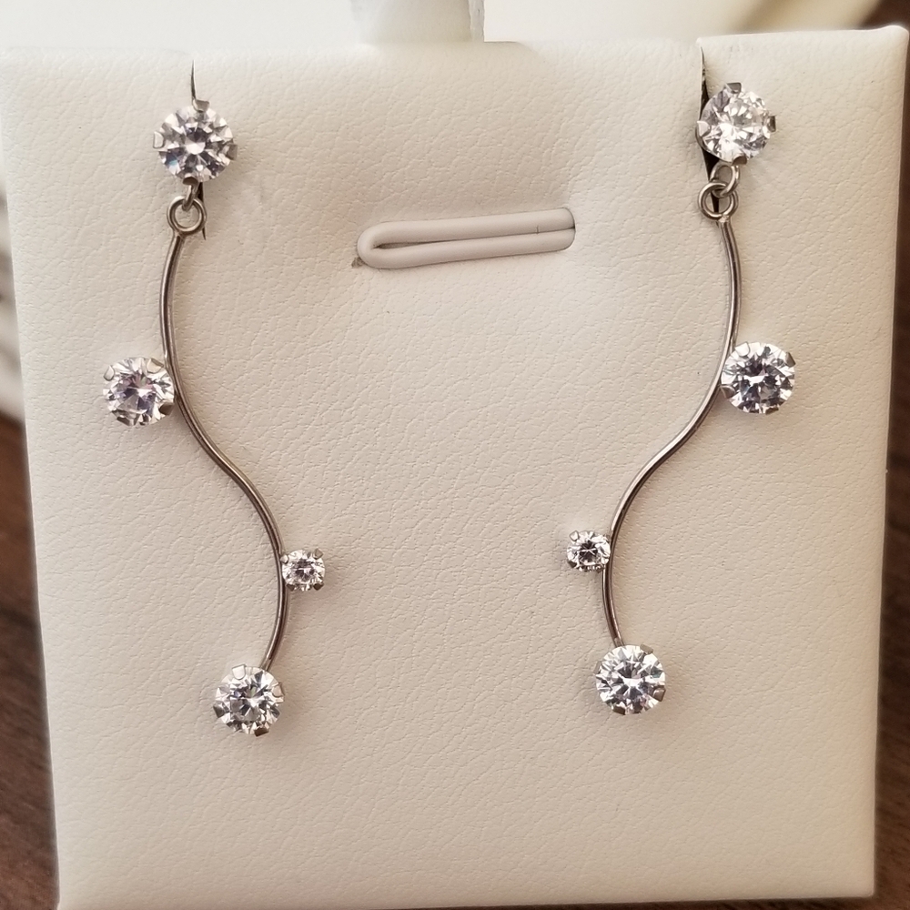 10K White Gold CZ Dangling Earrings